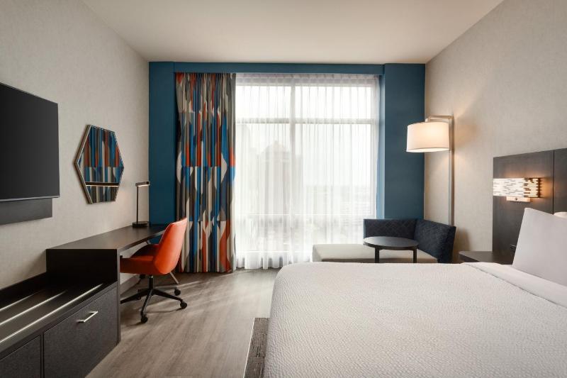Holiday Inn Express Houston Downtown - image 28