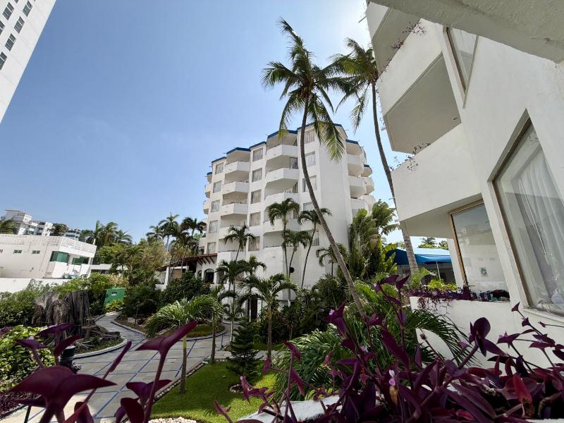 Hotel Acapulco Malibu - image 39