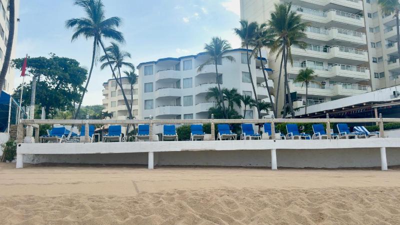 Hotel Acapulco Malibu - image 30