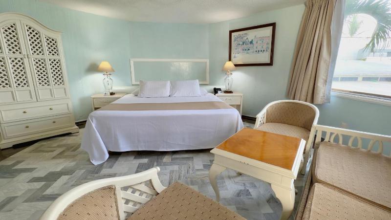 Hotel Acapulco Malibu - image 43