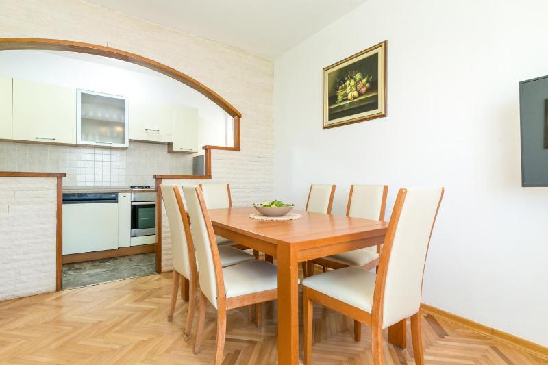 Apartments with parking space Supetar Brac - 18307 - image 31