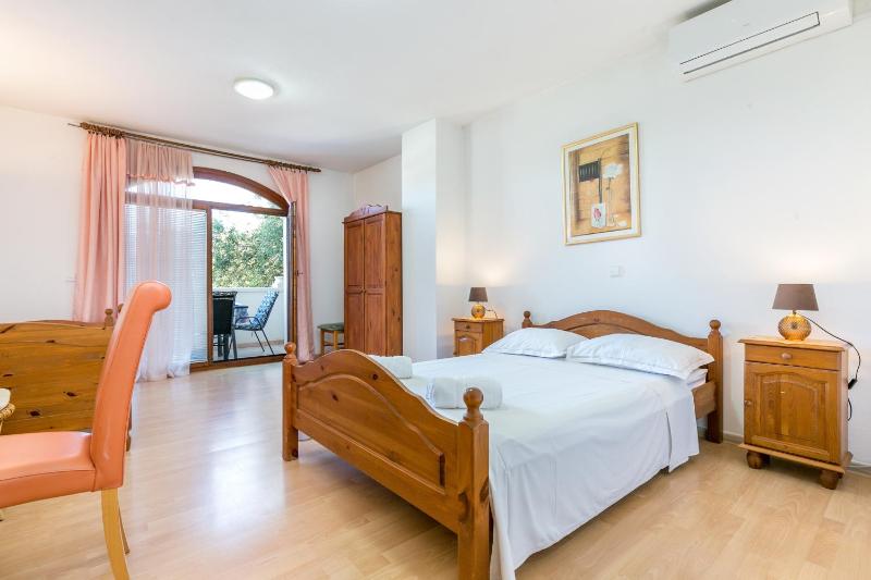 Apartments with parking space Supetar Brac - 18307 - image 42