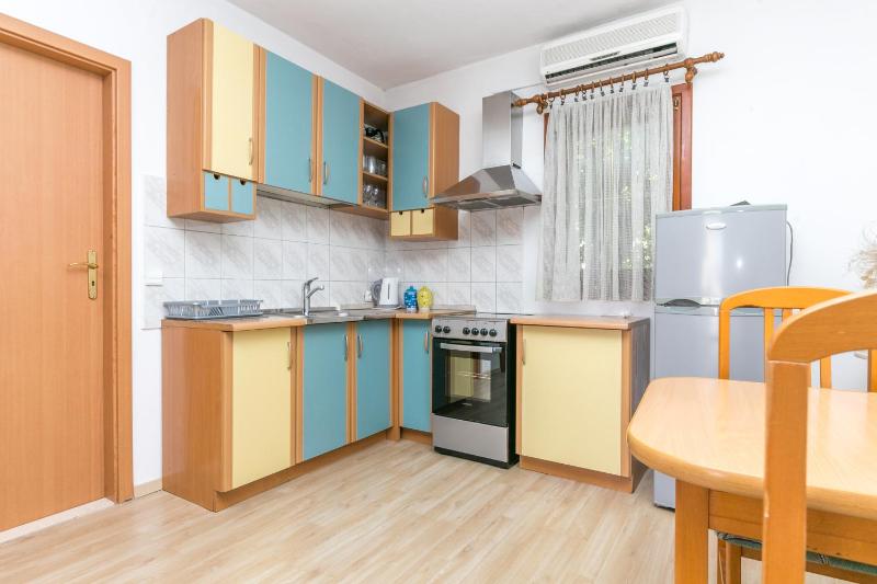 Apartments with parking space Supetar Brac - 18307 - image 23