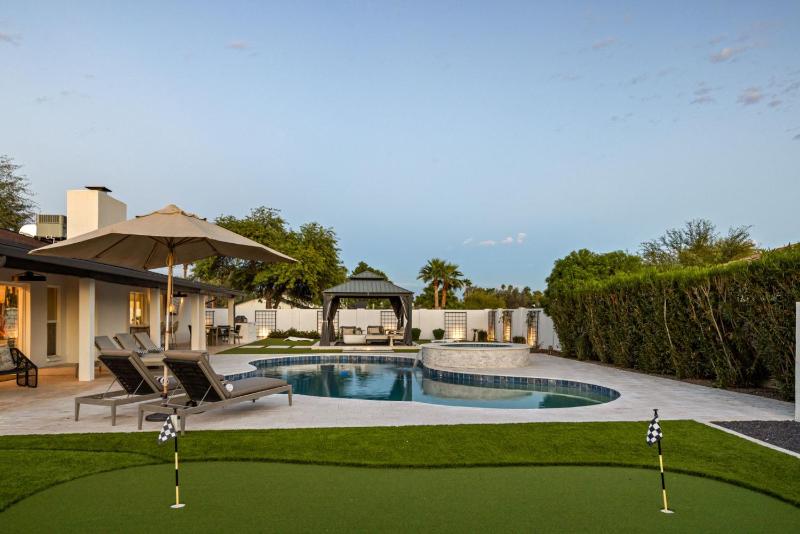 The Scottsdale Clubhouse - image 15