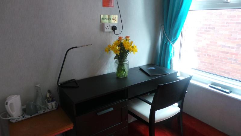 Single Room with Shared Bathroom image 2