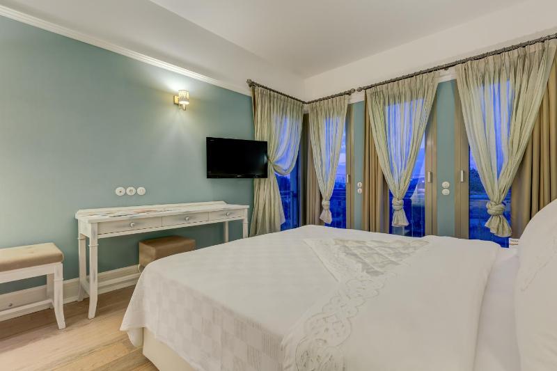 Double Room image 2