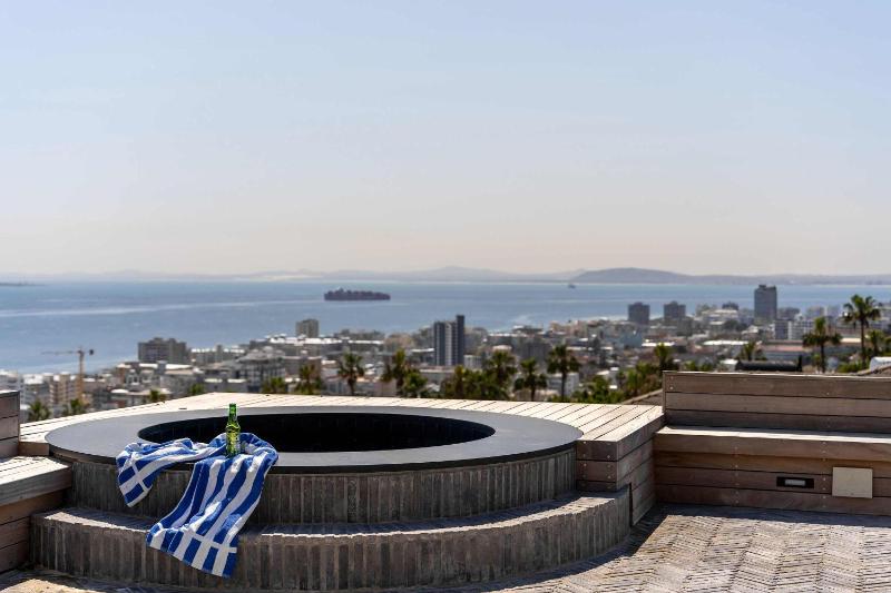 Villa Solara Fresnaye - Views Pool Jacuzzi - image 10