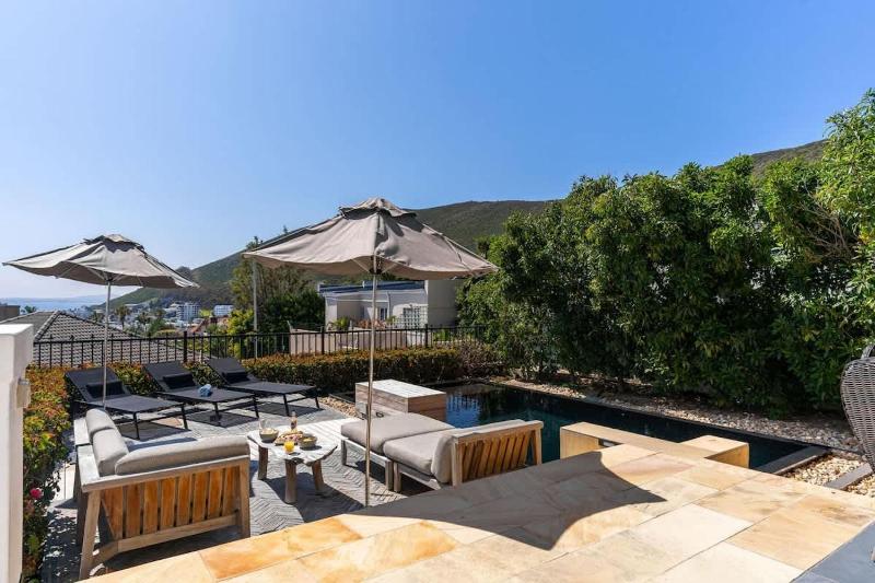 Villa Solara Fresnaye - Views Pool Jacuzzi - image 8
