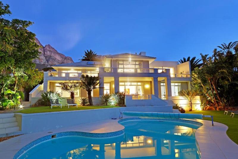 Msangasanga - Superb family Villa in Camps Bay - image 1