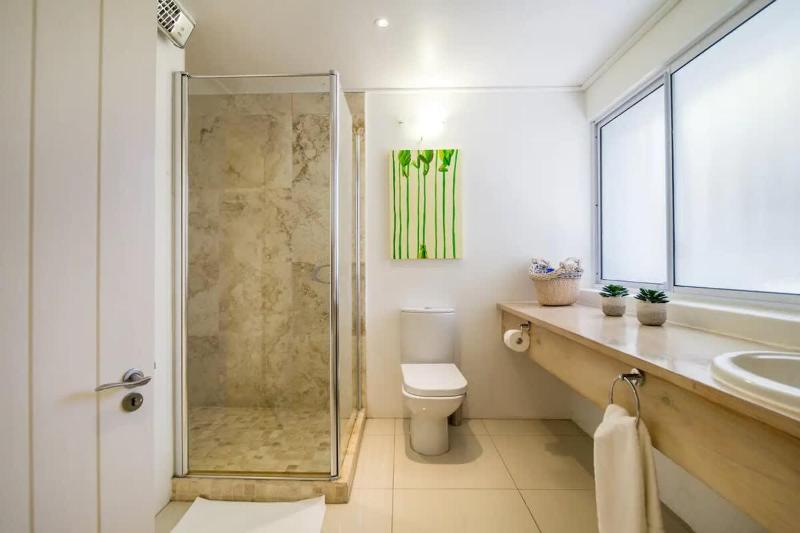 Msangasanga - Superb family Villa in Camps Bay - image 15