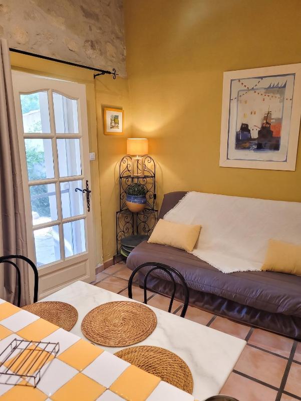 Appartement familial à Arles avec jardin et piscine - image 19