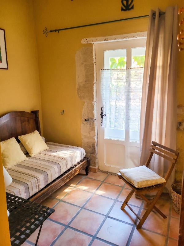 Appartement familial à Arles avec jardin et piscine - image 21