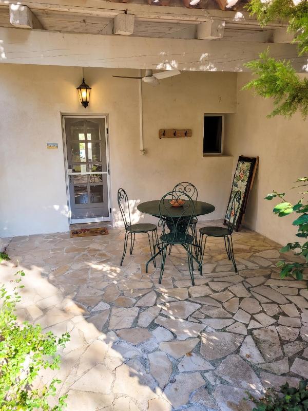 Appartement familial à Arles avec jardin et piscine - image 22