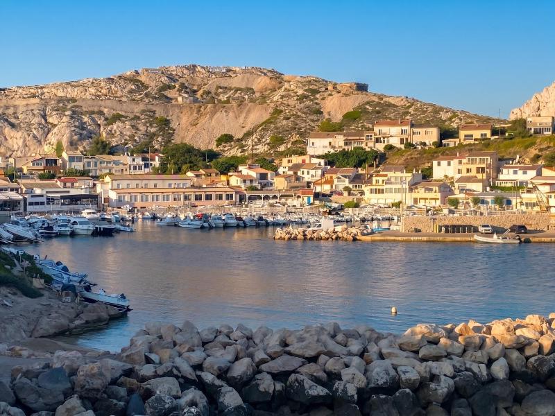 Maison chaleureuse au coeur des Calanques de Marseille + jardin - image 7