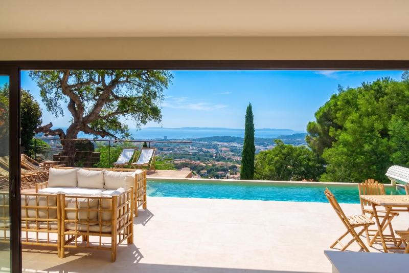 Villa avec piscine privée à Bormes-les-Mimosas - image 10