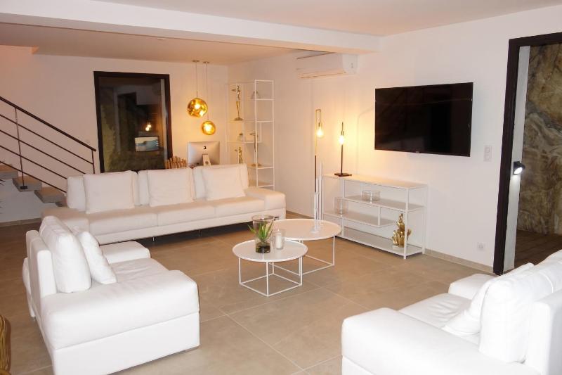Villa avec piscine privée à Bormes-les-Mimosas - image 27