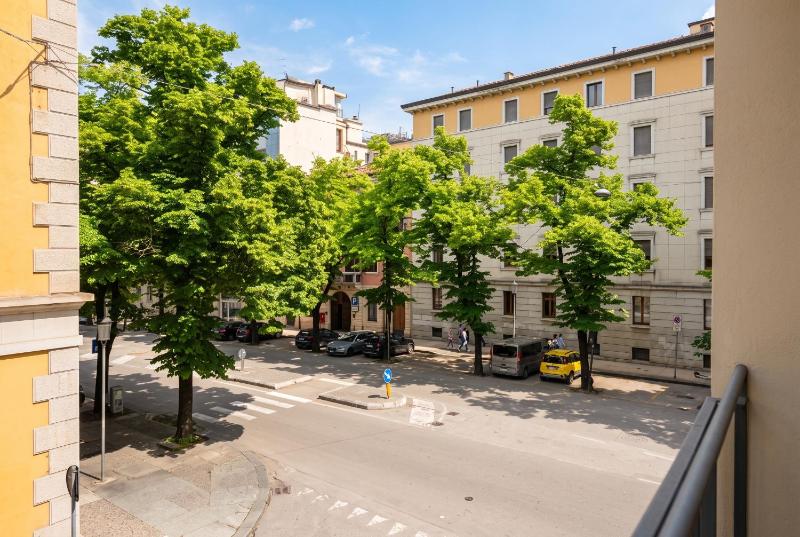 Bright apartment in Verona with private entrance and A/C - image 14