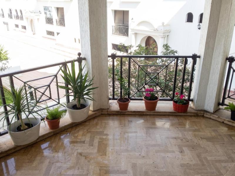 Chic Apartment in Casablanca with Shared Pool - 100 sqm - image 1