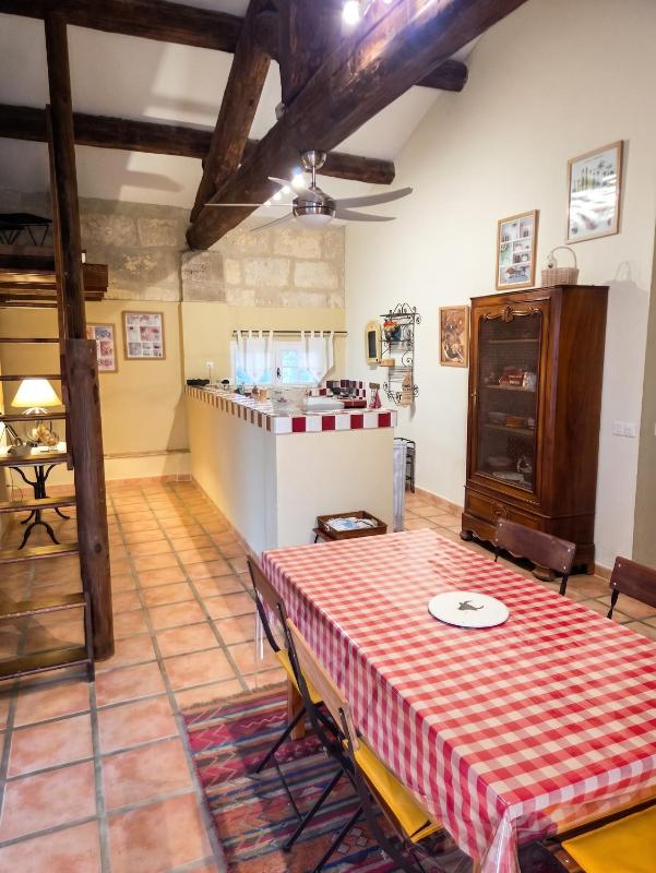 Appartement spacieux à Arles avec piscine et jardin partagé - image 3
