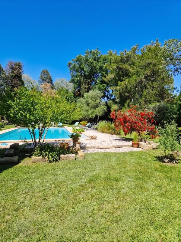 Appartement spacieux à Arles avec piscine et jardin partagé - image 14