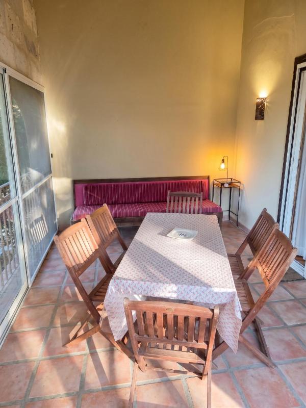 Appartement spacieux à Arles avec piscine et jardin partagé - image 12
