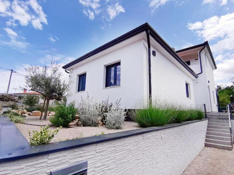 Two-storey house with pool in village of trika - image 27