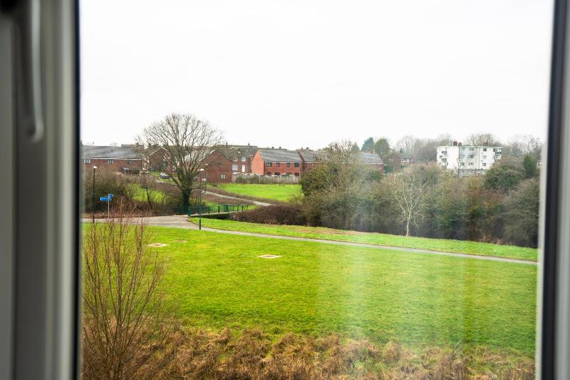 Spacious Luxurious Serviced Accommodation 2 - image 19