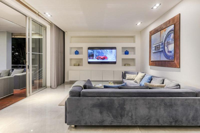 Anella - Luxurious & stylish with panoramic views - image 16