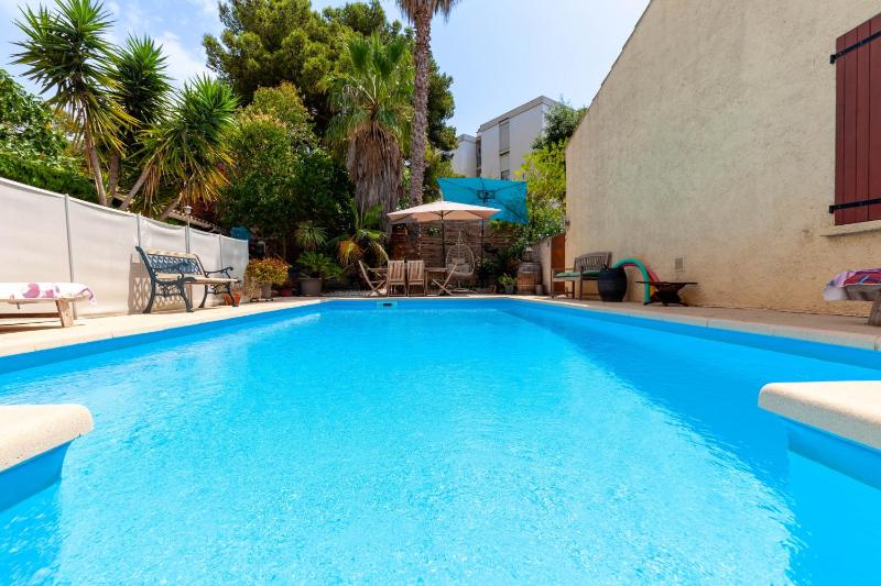 Maison 64 m2 jardin grande piscine - image 13