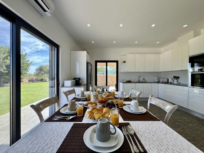Algarve Country Modern Villa with Pool by Homing - image 33