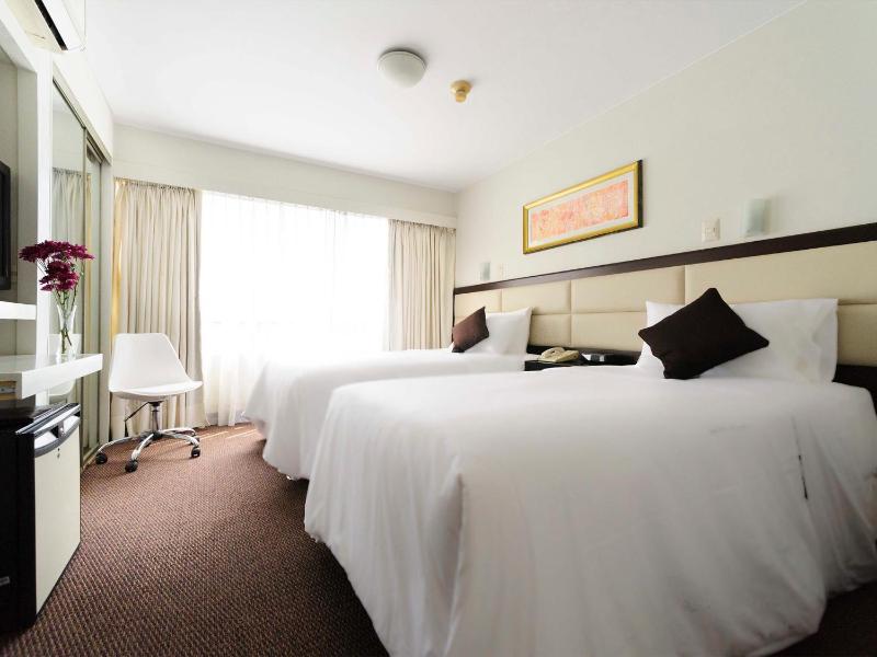 Roosevelt Hotel & Suites - image 7