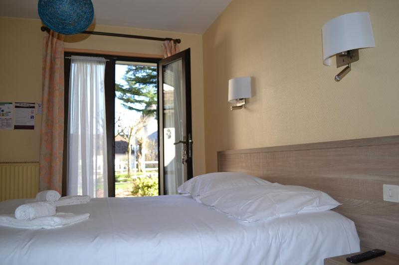Double Room image 4