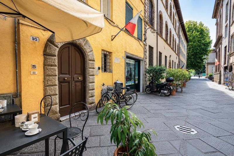 Casa di Autore in Center Town - image 4