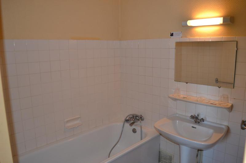 Twin Room image 2