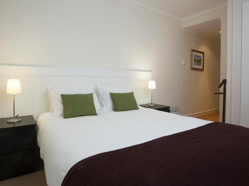 Deluxe Double or Twin Room with River View image 1