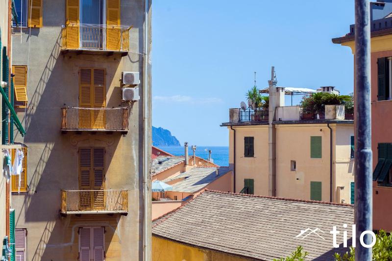 Beach 2Min | 2BR| WIFI|A/C| by Tilo - image 25