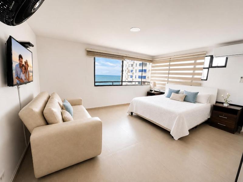 Oceanfront Duplex with Balcony El Laguito Cartagena - image 9