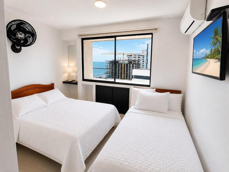 Oceanfront Duplex with Balcony El Laguito Cartagena - image 5