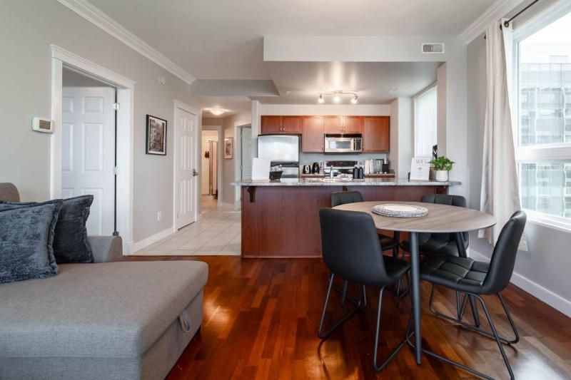 Chic Downtown Suite w/ AC & Parking | Near Rogers - image 12