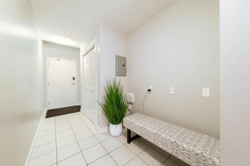Chic Downtown Suite w/ AC & Parking | Near Rogers - image 18