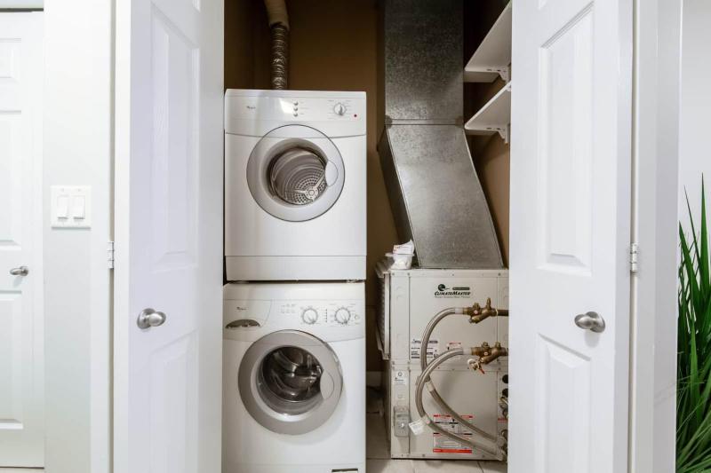 Chic Downtown Suite w/ AC & Parking | Near Rogers - image 28