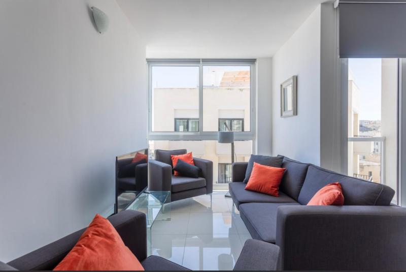 BnBNova - Lovely Saint Julian 3BR 2BA with Terrace - image 8
