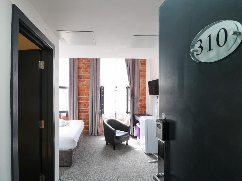 Apartment 310 - image 1