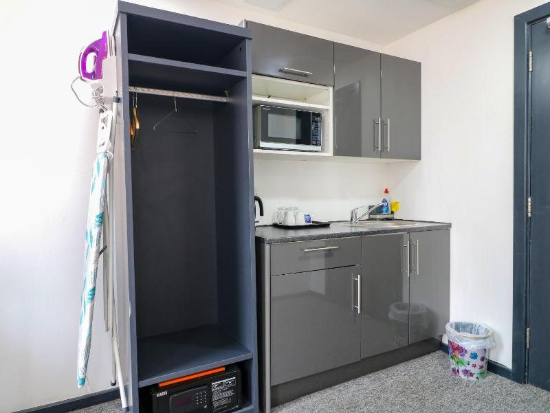 Apartment 310 - image 4