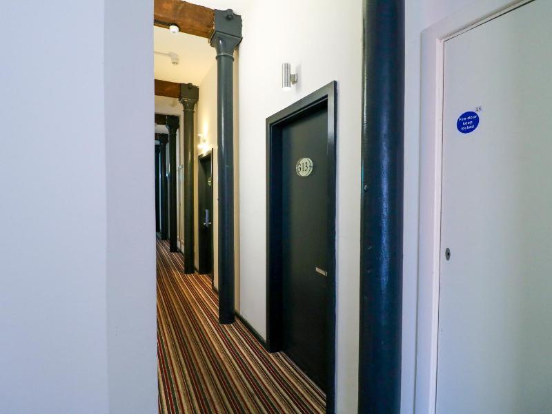 Apartment 310 - image 2