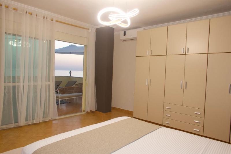 Sunset Sea View Apartment - image 10