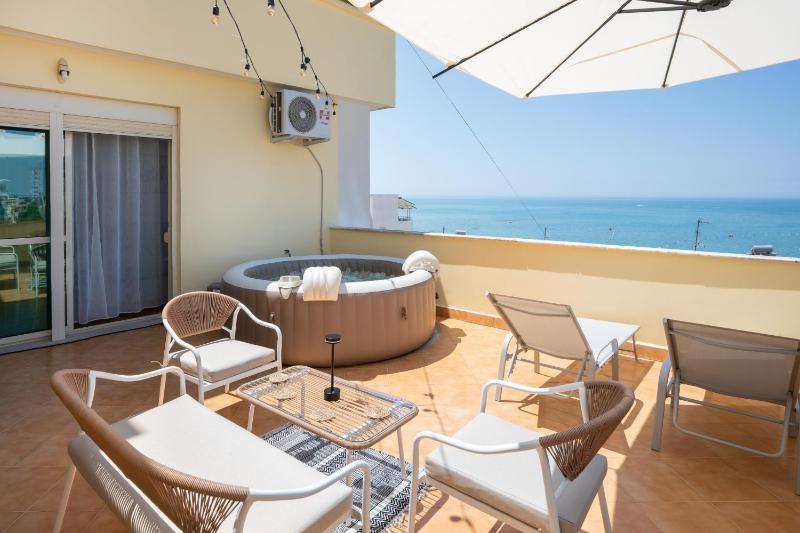 Sunset Sea View Apartment - image 12