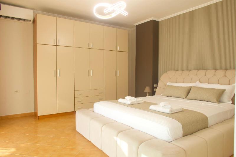 Sunset Sea View Apartment - image 15