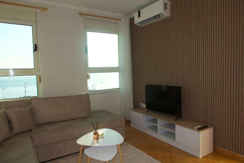 Sunset Sea View Apartment - image 2