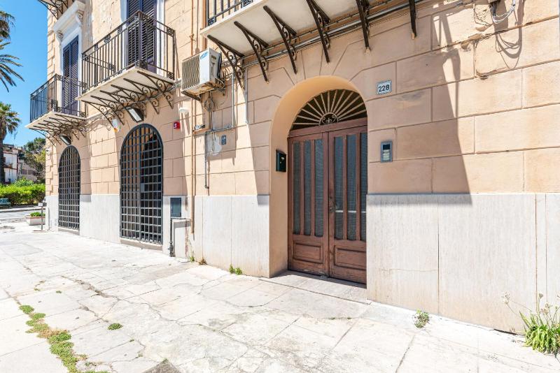 Igiea Florio Sea View Apartments by Wonderful Italy - image 4